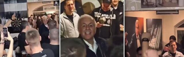 Žoc u kafani: Kako ono ide... (VIDEO)