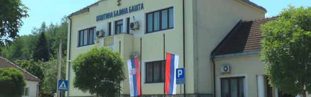 TUGA OKOVALA BAJINU BAŠTU Grad prazan, građani žale za žrtvama monstruma koji je presudio sinčiću i ženi (FOTO)
