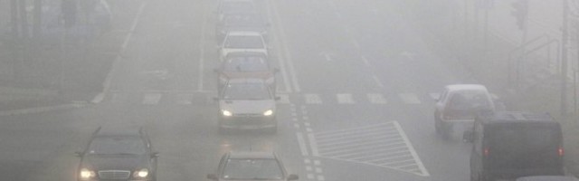 AMSS: Saobraćaj umerenog intenziteta, magla otežava vožnju