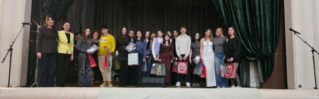 Euforija: Finalno veče takmičenja „Prvi glas Zvezdare“, učenici srednjih škola digli publiku na noge!