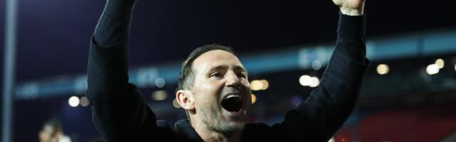 Čekali su 9.099 dana i dočekali Frenka Lamparda i Premijer ligu! Ludo slavlje je moglo da počne!