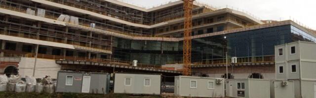 Novi hotel u Vranjskoj Banji na belom hlebu: Uklonjen i drugi kran, Milenijum tim ne odgovara na naša pitanja skoro mesec dana