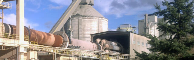 Šta o predlogu da „Titan cementara“ iz Kosjerića kao energent počne da korsiti otpad, kažu članovi lokalnog parlamenta, a šta građani?