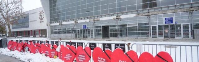 Slika ove vlasti je sablasna zgrada bez putnika i žamora