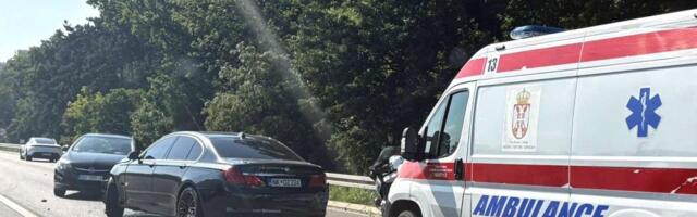 Pokvario se sanitet koji je prevozio dete u bolnicu: Vozač izašao da proveri kvar, pa ga pokosio kamion