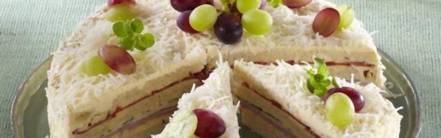 Ajvar torta će zaseniti svaku salatu na stolu - sprema se lako i ukusu nećete moći da odolite