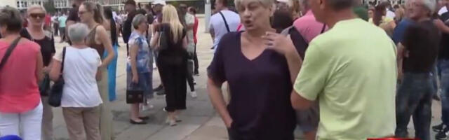 Upoznajte učesnike "književne večeri": Ko ne zna gde je došao, po receptu - uvrede  (VIDEO)