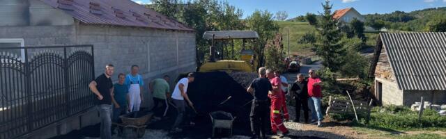 Plenibabe – Narod iz svog džepa asfaltirao put do Dobrog Duba