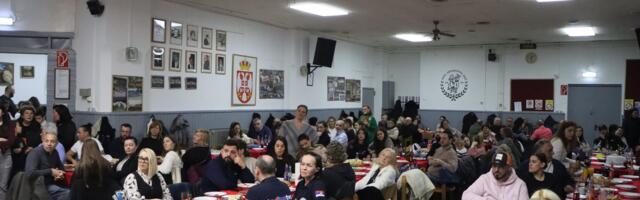 Kuvanje pasulja okupilo prijatelje