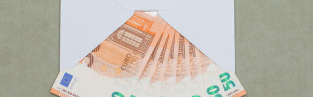 Средњи курс динара за евро у четвртак 117,3712 динара