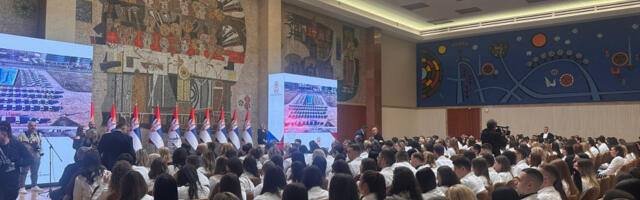 VUČIĆ NA SVEČANOM PRIJEMU U PALATI SRBIJA: Dodela ugovora o radu diplomcima medicinskih fakulteta i srednjih škola (FOTO/VIDEO)