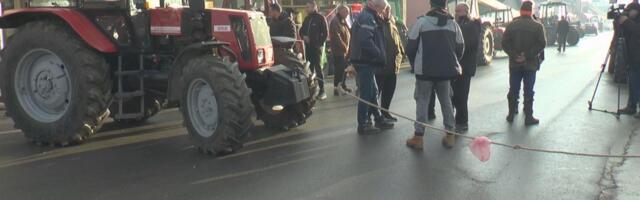 NASTAVLJA SE RAT: Sada i blokaderi jasno kažu da je ono što poljoprivrednici koji blokiraju puteve traže - glupost