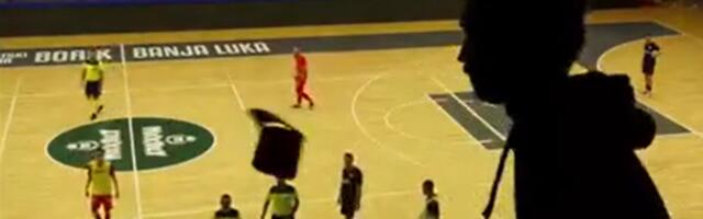 Haos u Banjaluci: Maskirani upali na tribine i počeli da biju redom! Jedan navijač u bolnici, dvojica već uhapšena /VIDEO/