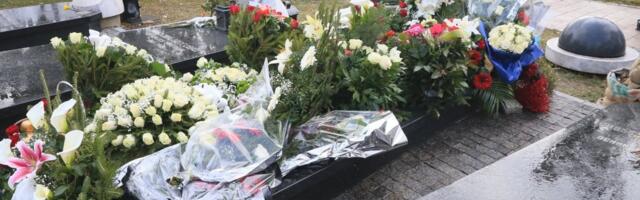 Šok u Aleji zaslužnih građana: Ostavljen neprocenjiv predmet na grobu Šabana Šaulića