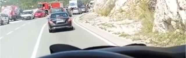 Čudo na Jadranu: Sleteo u provaliju duboku 150 metara i sam izašao iz smrskanog automobila