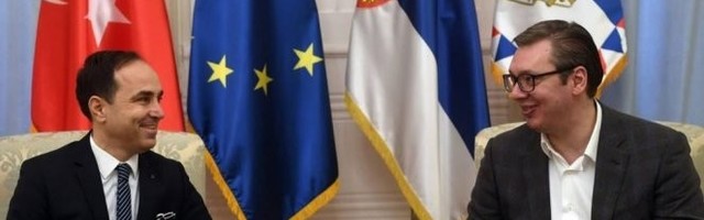 BILATERALNI ODNOSI DVE ZEMLJE NA NAJVIŠEM NIVOU! Vučić primio u oproštajnu posetu ambasadora Republike Turske Tanžua Bilgiča! /Foto/