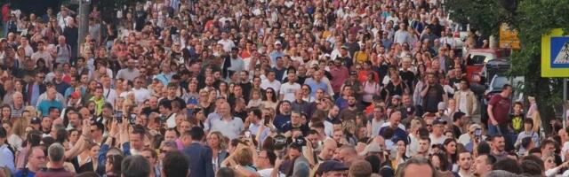 Stručnjak procenjuje koliko je ljudi bilo na petom protestu protiv nasilja