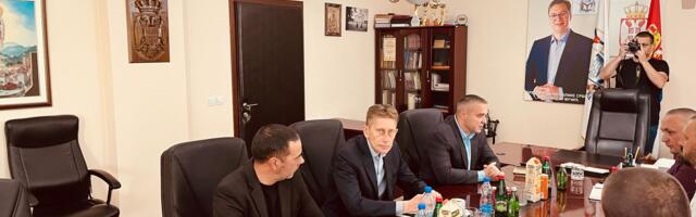 Arilje: Ministar Martinović održao sastanak sa malinarima