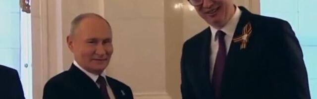 Vučić na Putinovoj večeri, rukovali se (VIDEO)