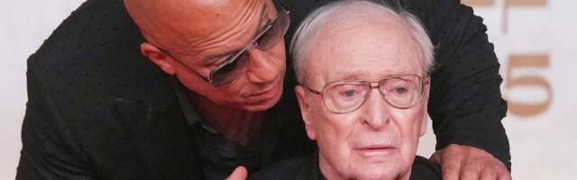 Veče puno emocija: Majkl Kejn (92) u kolicima primio nagradu za životno delo i oprostio se od glume