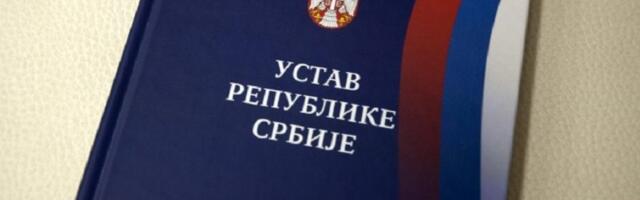 Vučić tvrdi da ako on ne želi izbore - njih neće biti: Šta piše u Ustavu?