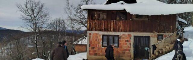 SVE ŠTO SU TRIFUNOVIĆI S MUKOM KUĆILI, NESTALO U TRENU: Teška sudbina braće iz Bioske kod Užica, za samo par minuta sve se pretvorilo u pepeo i dim (FOTO)