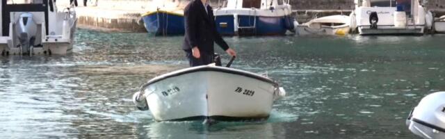 Ovo je jedini profesor u Hrvatskoj koji u školu dolazi čamcem: "Treba mi oko pola sata, ne zavisim ni od koga"