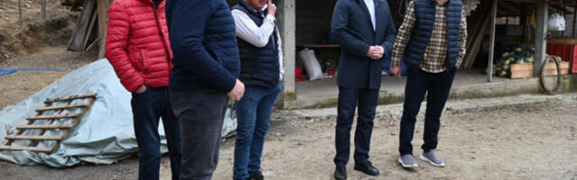 Министар Милићевић посетио две породице које су се вратиле у Србију