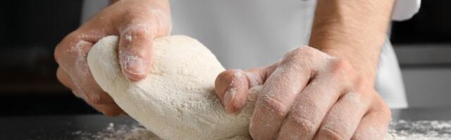 Univerzalno testo koje uvek uspeva: Mekane kiflice, pogačice i rol-viršle kao iz pekare