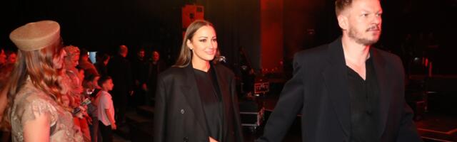 PRIJA, TANJA I ANĐELA KAO NA MODNOJ REVIJI: Koncert Magla benda vrvi od poznatih! (Galerija fotografija)