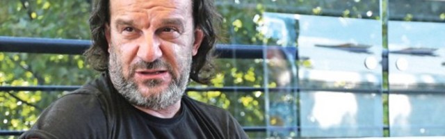 Aca Lukas progovorio o NOVCU koji je POZAJMIO od Saše Popovića, priznao da LI ŽIVI U NJEGOVOM STANU, a evo šta kaže o pomirenju sa Sonjom!