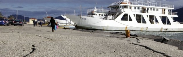 NA GRČKIM PLAŽAMA ZABELEŽENI PRIZORI KOJI SU PRESTRAVILI MEŠTANE Tvrde da je to znak KATASTROFE, oglasili se i nadležni