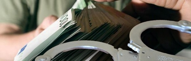 UKRAO TORBICU SA KARTICAMA, PA PODIZAO NOVAC