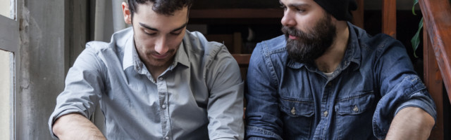 Šetaju tako čaršijom, a onda se Mujo pohvali Hasi kako su sve žene trčale za njim...