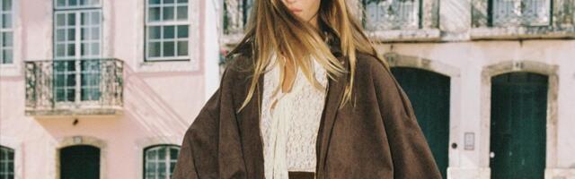 Jakne i mantili od prevrnute kože 2025: Modeli kojima nećete odoleti