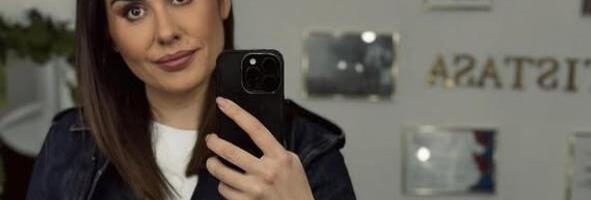 SVEKAR LAJE, A SVEKRVA REŽI, UZMI, DRAGI, LANAC PA IH VEŽI" Ko je pevačica koja je ovom pesmom zapalila mreže?!