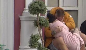 MAJA MARINKOVIĆ I JANJUŠ NA KORAK DO POMIRENJA?! Poljupci pljušte na sve strane, razmenjuju nežnosti pred svima