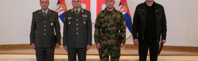 Oni su proglašeni za najbolje vojne vozače: Vladimir, Igor i Miloš nagrađeni u kasarni "Topčider"