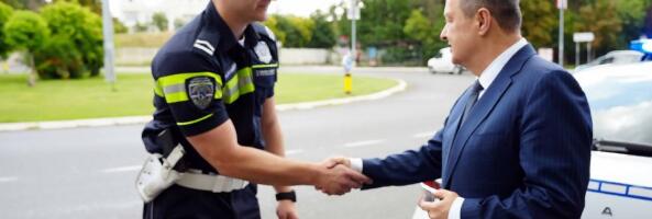 Intenzitet saobraćaja širom Srbije na maksimumu, Dačić uputio upozorenje vozačima: Sekunda nepažnje može promeniti SVE, prate ove ključne korake