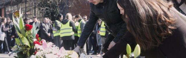TRAGEDIJA U KOČANIMA: Dostojanstveno, uz suze, jecaje i molitvu sahranjena 31 žrtva požara