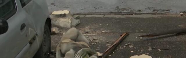 PALA STATUA sa zgrade u Kneza Miloša, odžak u Višegradskoj (FOTO)