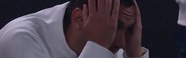 Set, meč i suze! Đoković izazvao eksploziju emocija u svom boksu posle pobedničkom poena /VIDEO/