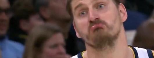 O JOKIĆEVOJ REAKCIJI BRUJI AMERIKA! Sramotan tretman kod sudija ima Srbin - mogu da ga tuku koliko žele! Posle ovoga "streljao" je arbitra pogledom!