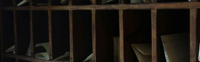 „Ovde je sve isto kao da je rat, samo što nije”: Predstavljanje romana „Optički nišan” Dragoljuba Stojkovića u kragujevačkom SKC-u