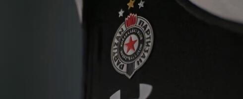 PARTIZAN PREDSTAVIO NOVE DRESOVE: Ljubičasta uz standardnu crnu i belu boju krasiće košarkaše Partizana (VIDEO)