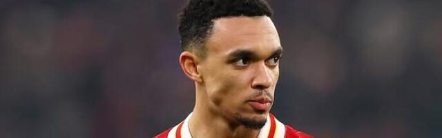 DA LI JE LEGENDA KLUBA ZASLUŽILA OVO? Navijači Liverpula pale dres najboljeg engleskog beka, budućeg člana Real Madrida! (VIDEO)