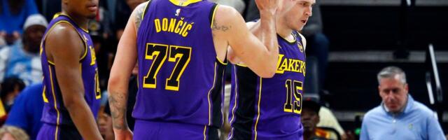 "Umukni, je*ote!" Rivs se sukobio sa navijačem Oklahome koji se rugao povređenom Dončiću! /VIDEO/