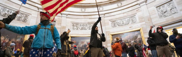 Demonstranti upali u Kapitol, ranjena žena, policija koristi suzavac