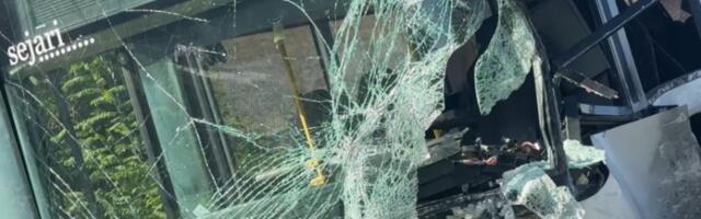 PREVRNUO SE AUTOBUS, NAJMANJE 10 MRTVIH! Strava i užas na putu! Krv na sve strane i razbacane stvari oko tela