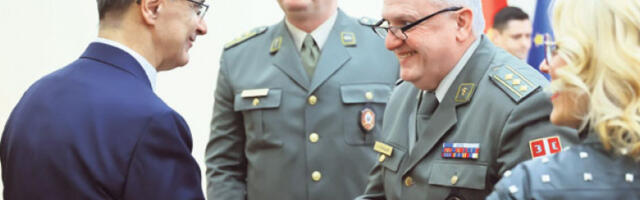 Мање од 20.000 пацијената чека на операцију кука и колена